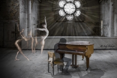 Composing Geist am Piano und die Tänzerin (Foto: Andy Ilmberger)