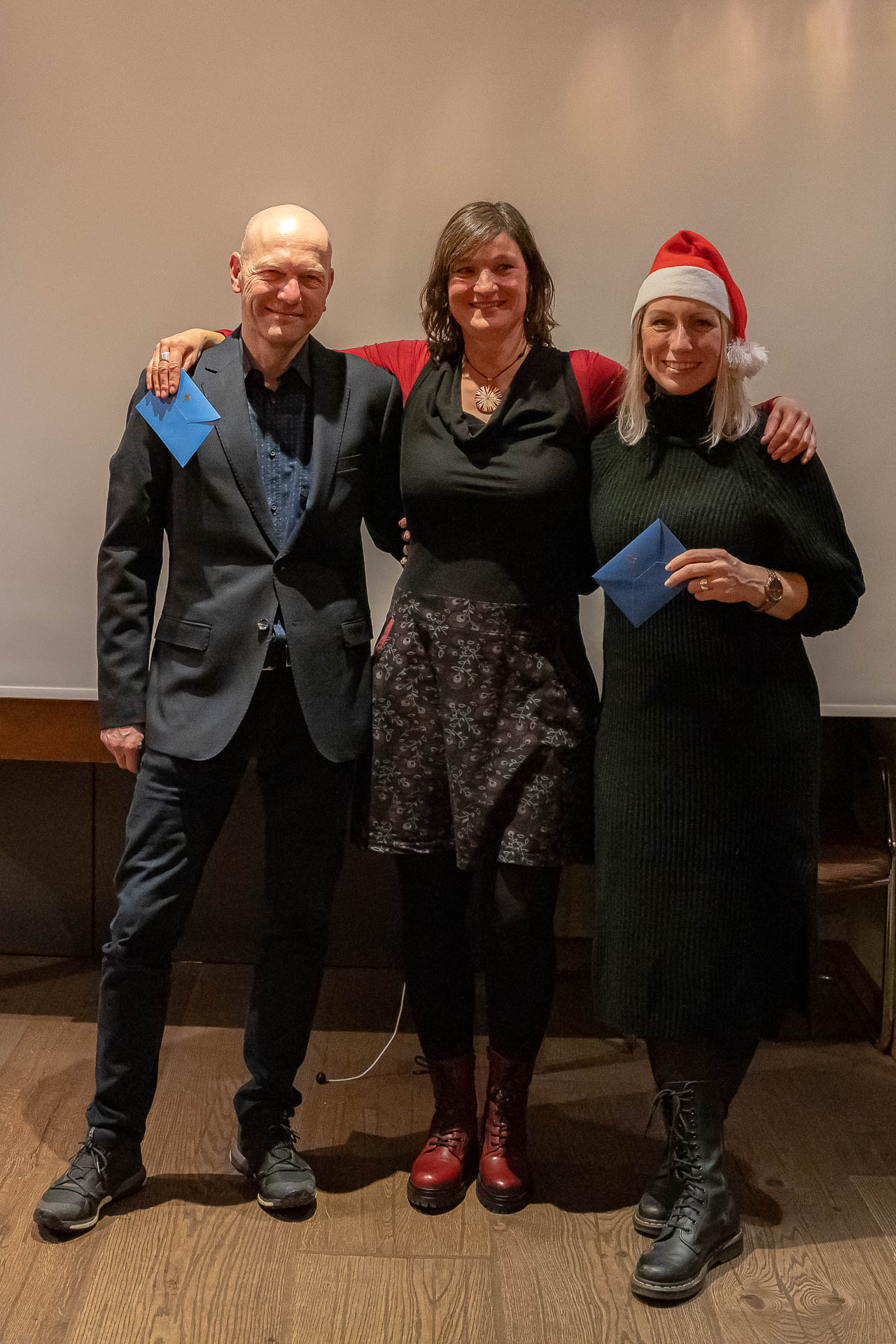 Die Fotografen des Jahres. Platz 1: Helga Orterer (mitte), Platz 2: Tom Hirschmann (links) und Platz  3: Birgit Rilk (rechts). © Andy Ilmberger