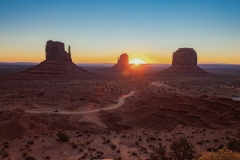Sonnenaufgang im Monument Valley (Foto: Klaus Rühling)