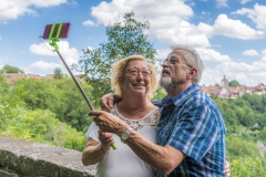Selfie mit Hilfe eines Selfiesticks (Foto: Andy Ilmberger)